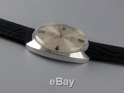 5x signed vintage 1967 OMEGA Seamaster Cosmic automatic watch Crosshair dial
