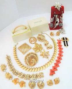 ALL signed CROWN TRIFARI GORGEOUS VINTAGE LOT OF JEWELRYBRACELETSBROOCHES+