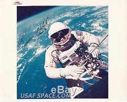 ED WHITE 1st NASA SPACE WALK GEMINI-4- SIGNED VINTAGE RED # 8x10 PHOTO- LOA