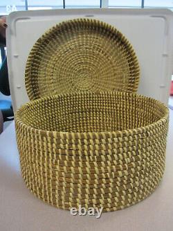 Gullah Sweetgrass & Pine Needle Basket withLid-Signed-Charleston S. Carolina VTG