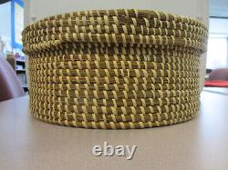 Gullah Sweetgrass & Pine Needle Basket withLid-Signed-Charleston S. Carolina VTG