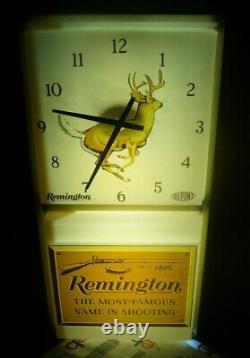 RARITY Vintage 1950s 60s Remington Hunting Gun Advertising Lighted Clock Sign