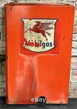 Vintage Mobilgas Pegasus Gas Pump Front Cover Panel 24x36 Service Station Sign