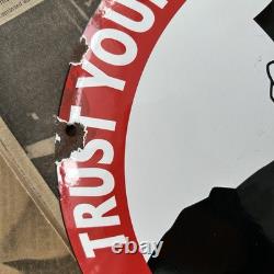 Vintage Texaco Trust Your Car To Man W Star 12 Inch Convex Porcelain Enamel Sign