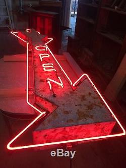 Vintage neon arrow open sign